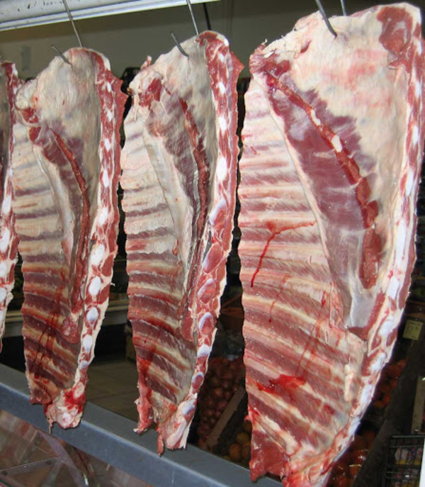 Bajarán precio de la costilla en un 40%