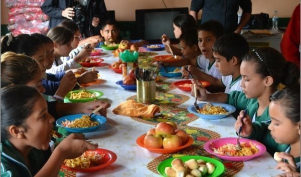 Fenaes pide distribuir alimentos a alumnos de escasos recursos