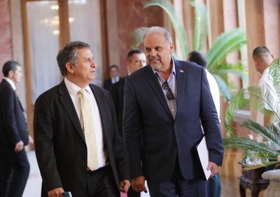 Aumentan monto de ayuda económica, pero líneas colapsan - Paraguay Informa