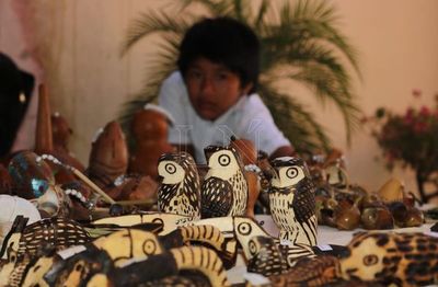 Artesanos ofrecen sus productos mediante catálago virtual