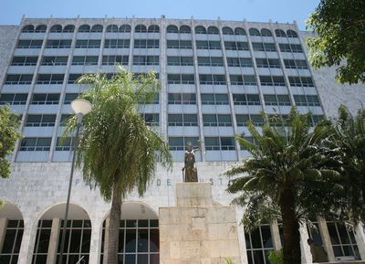 Denuncia de hurto agravado de 200 litros de alcohol desinfectante en el Poder Judicial