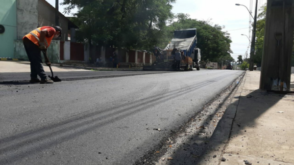 HOY / Aprovechan paro de actividades para reforzar trabajos de pavimentación de avenidas