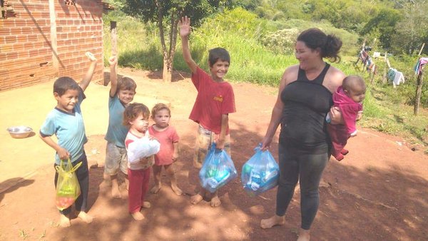 La solidaridad no espera: donan kits a necesitados | Crónica