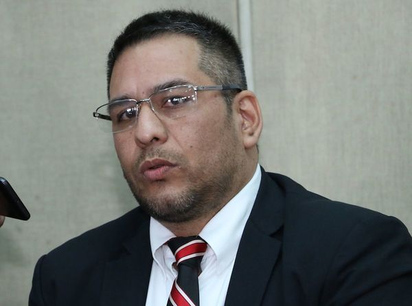 Dan trámite al amparo contra pago de cuotas