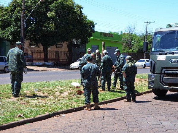 Los militares alambran frontera para aislar al Brasil por temor al Covid-19