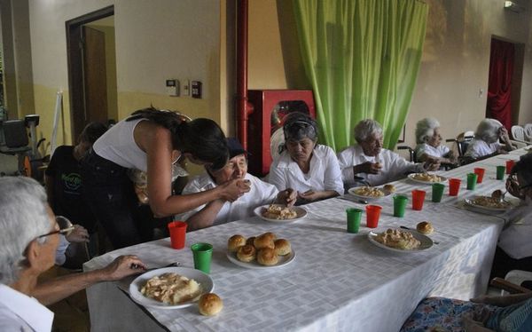 Hogares de ancianos piden ayuda ciudadana - Locales - ABC Color