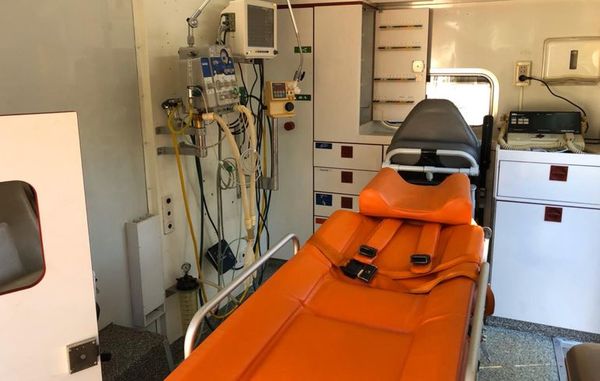 Hospital de CDE recibe  una ambulancia  equipada - Interior - ABC Color