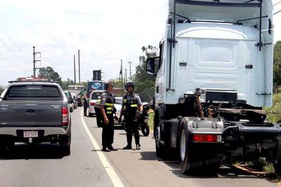 Infectólogo insta a no viajar en Semana Santa