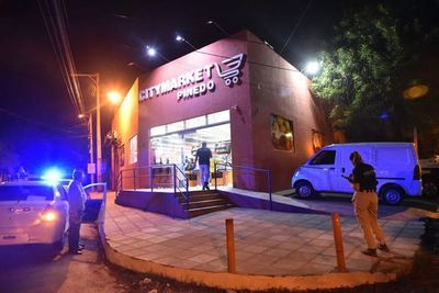 En plena cuarentena, ladrones robaron 12 botellas de whisky de un minimercado - Nacionales - ABC Color