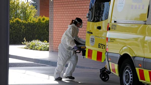 España acelera hospitales de campaña a la espera de avalancha de pacientes » Ñanduti