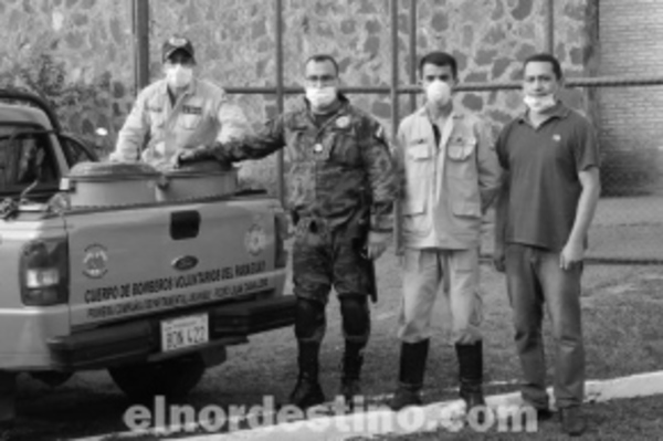 Personas privadas de la libertad donan lavandina a bomberos voluntarios de Pedro Juan Caballero