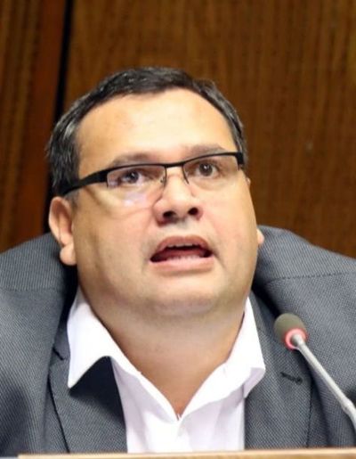 Diputado Derlis Maidana niega que existan intenciones de utilizar royalties para salarios - La Primera Mañana - ABC Color
