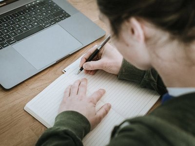 Juez da trámite a amparo que exonera cuotas de colegios privados