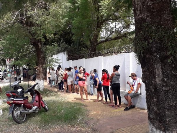Covid-19: Inscripción a programa Ñangareko causa aglomeración