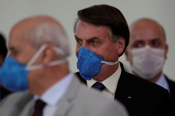 “Brasil no puede parar” dice Bolsonaro y promueve campaña contra la cuarentena