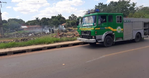 Bomberos “verdes” venden alcohol en gel para sobrevivir