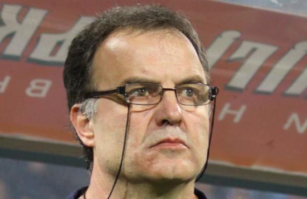 Marcelo Bielsa y sus jugadores no cobran sus sueldos para que el Leeds le pague al resto de los trabajadores - C9N