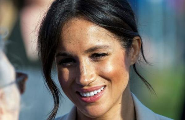 Meghan Markle prohíbe al príncipe Harry viajar a ver a su padre contagiado de coronavirus - C9N