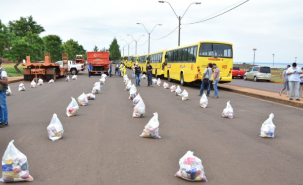 HOY / Municipalidad de Encarnación entrega kits de alimentos a sectores vulnerables de la ciudad