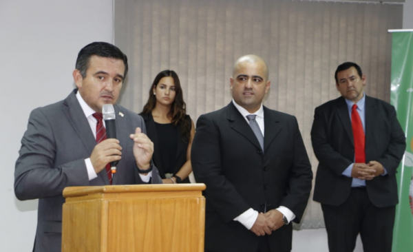HOY / Ministerio de Educación pide a colegios reducir costos de sus cuotas