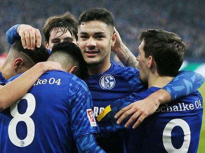 Jugadores del Schalke 04 renuncian a parte de su salario - Fútbol - ABC Color