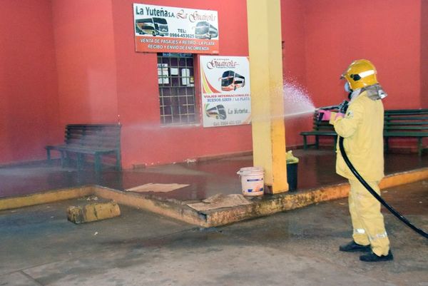 Bomberos amarillos trabajan para desinfectar SJN - Nacionales - ABC Color