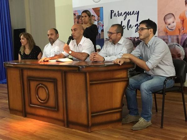 Unánime rechazo de gremios de salud a flexibilizar cuarentena - Nacionales - ABC Color