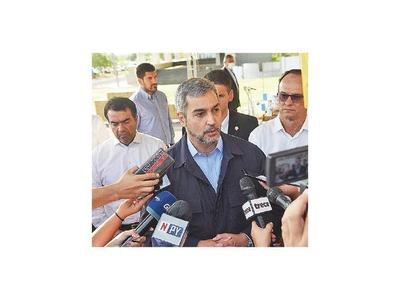 Abdo apoya  recortar sueldos y la ayuda será de G. 500 mil