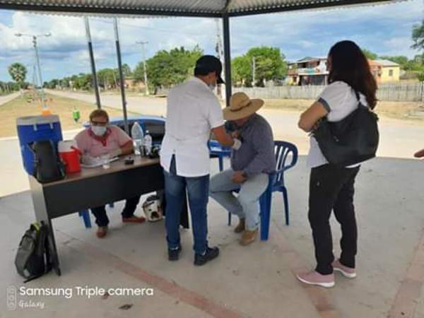 Intenso trabajo de profesionales de salud en Carmelo Peralta