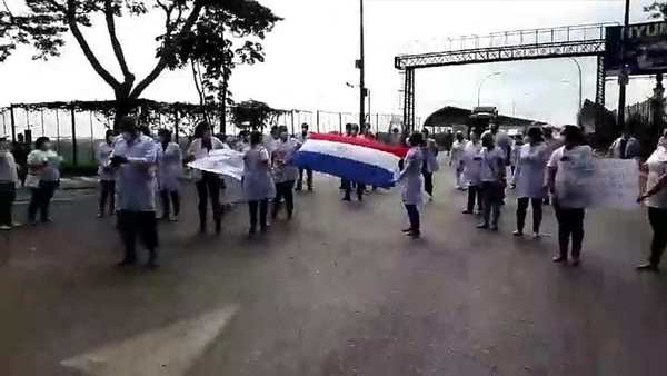Médicos del Este advierten que si no se prolonga cuarentena total se van a sus casas - ADN Paraguayo