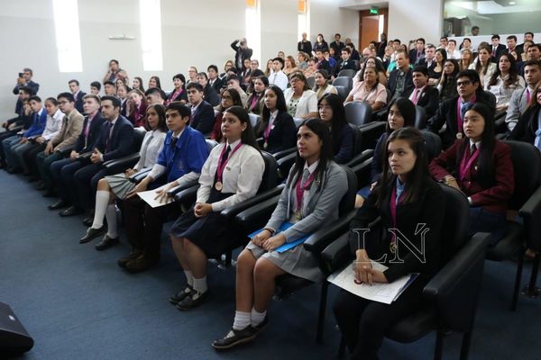 MEC pide a colegios privados reducir cuotas por tiempo de cuarentena