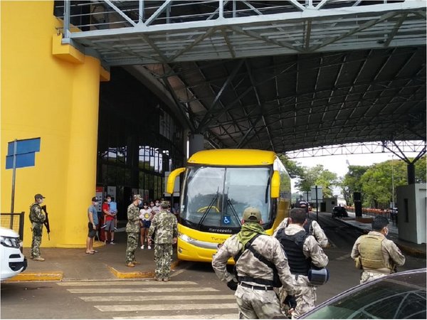 Más de 150 paraguayos ingresan al país bajo acompañamiento médico