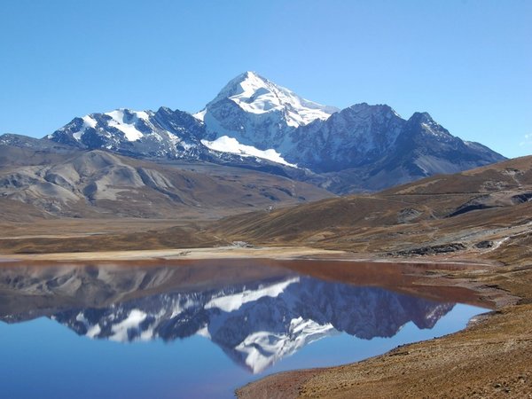 Bolivia: Rescatan a montañistas que no sabían situación del Covid-19