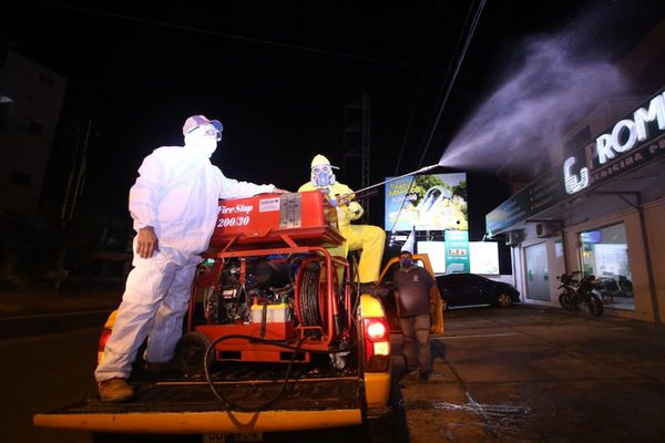 Es peligroso derramar detergente en la vereda en días de lluvia