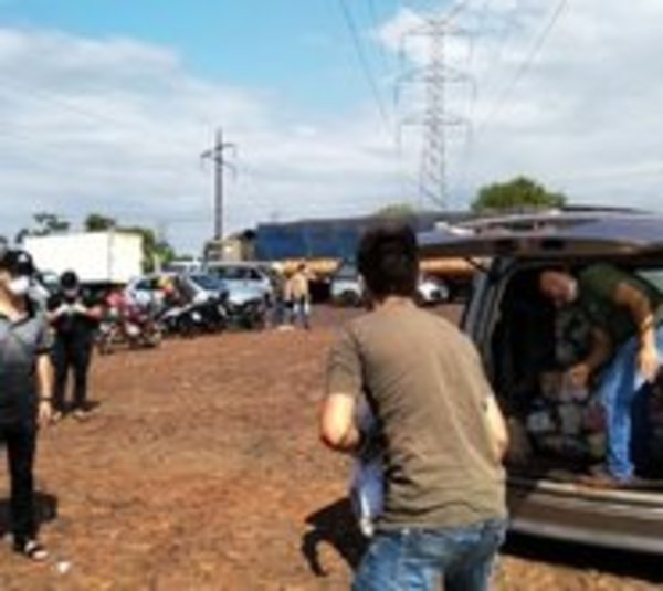Donan canastas de alimentos a familias vulnerables en CDE - Paraguay.com