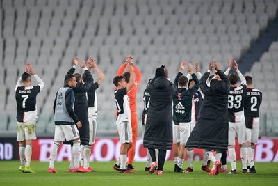 Jugadores de la Juventus aceptan recortar sus salarios por pandemia