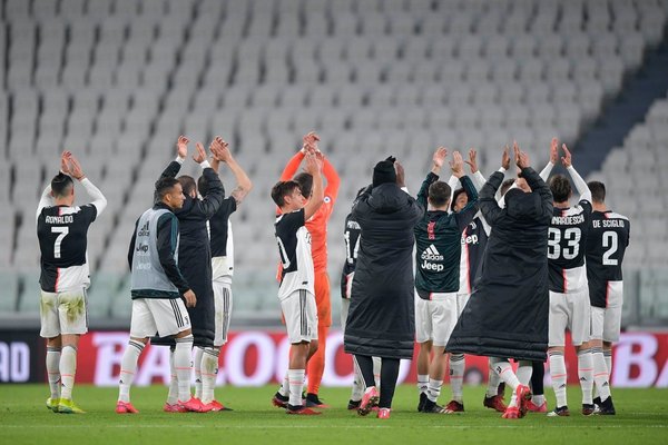 Jugadores de la Juventus aceptan recortar sus salarios por pandemia