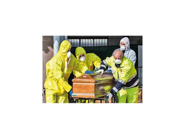 Con más de 10.000 muertos, Italia pide no cometer errores