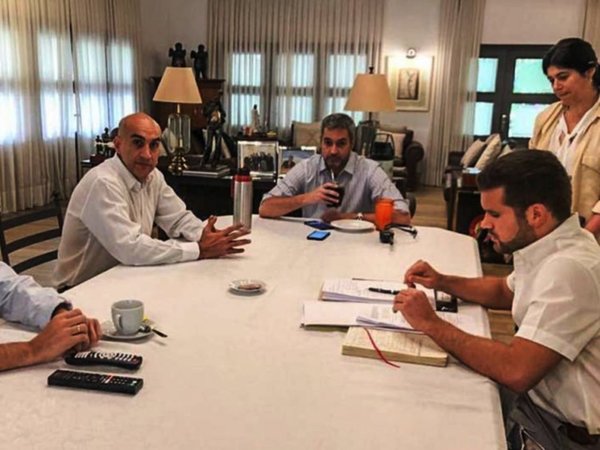 Mario Abdo retrocede y mantiene cuarentena total hasta 12 de abril