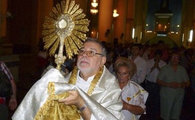 Acompañar procesión eucarística desde casa - Locales - ABC Color