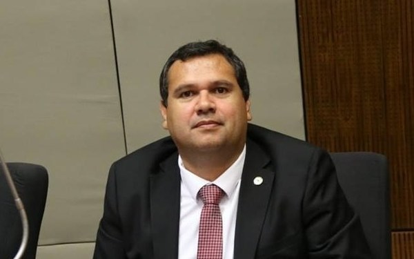 Prometen que la quita del 50% de royalties a municipios y gobernaciones no será para contratar funcionarios - ADN Paraguayo