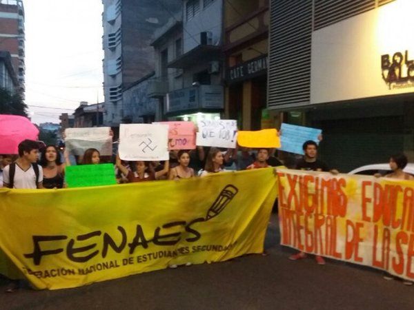 Estudiantes lanzan campaña cuarentena sin hambre