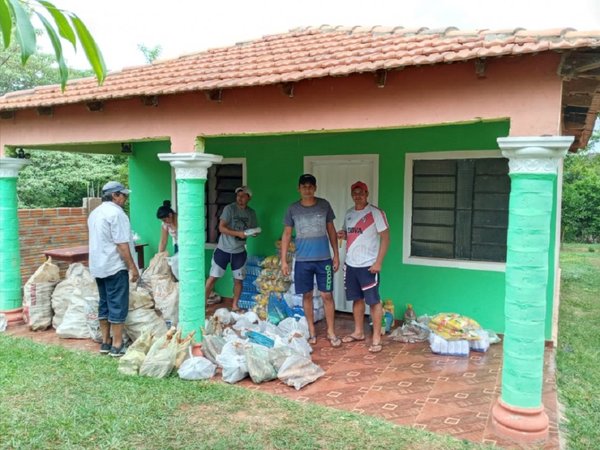 Agricultores donan 500 kilos de mandioca para repartir a afectados