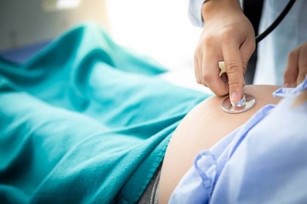 HOY / COVID-19 y el embarazo: ¿Existe riesgo de contagio de madre a bebé?