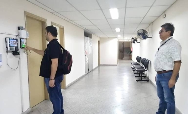 HOY / Distancia y tiempo contra el COVID-19: a dos metros y menos de dos minutos cerca de otra persona