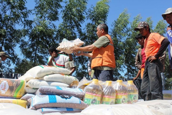 Covid-19: Supermercadistas luqueños donaron 5 mil kits para familias carenciadas •