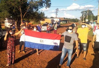 Movilización contra albergue de confinados en CDE  - ABC en el Este - ABC Color