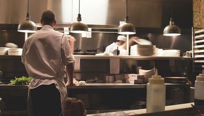 Cómo manejar y desinfectar correctamente los alimentos antes de consumirlos