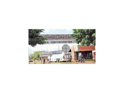 Ingresa otro grupo de 52 paraguayos y fueron llevados a un polideportivo