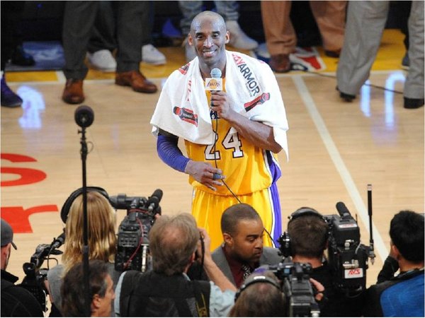 Subastan la toalla de Kobe Bryant por USD 33.000